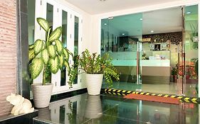 14 Place Sukhumvit Suites
